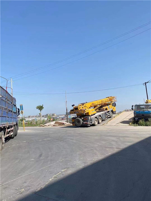 米东区25吨吊车的租赁价格大概是多少？